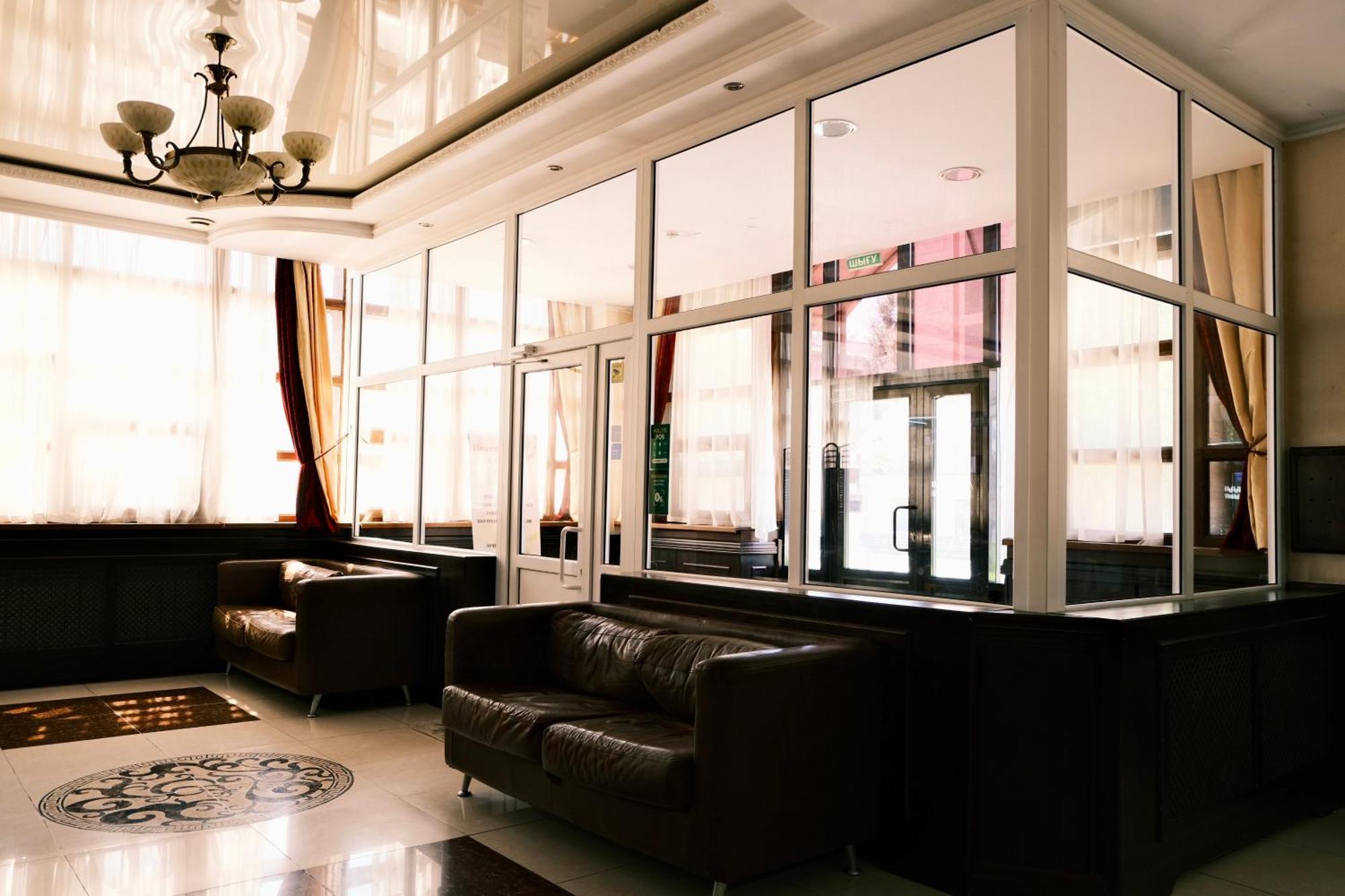 Belon Life Hotel Astana Exterior foto