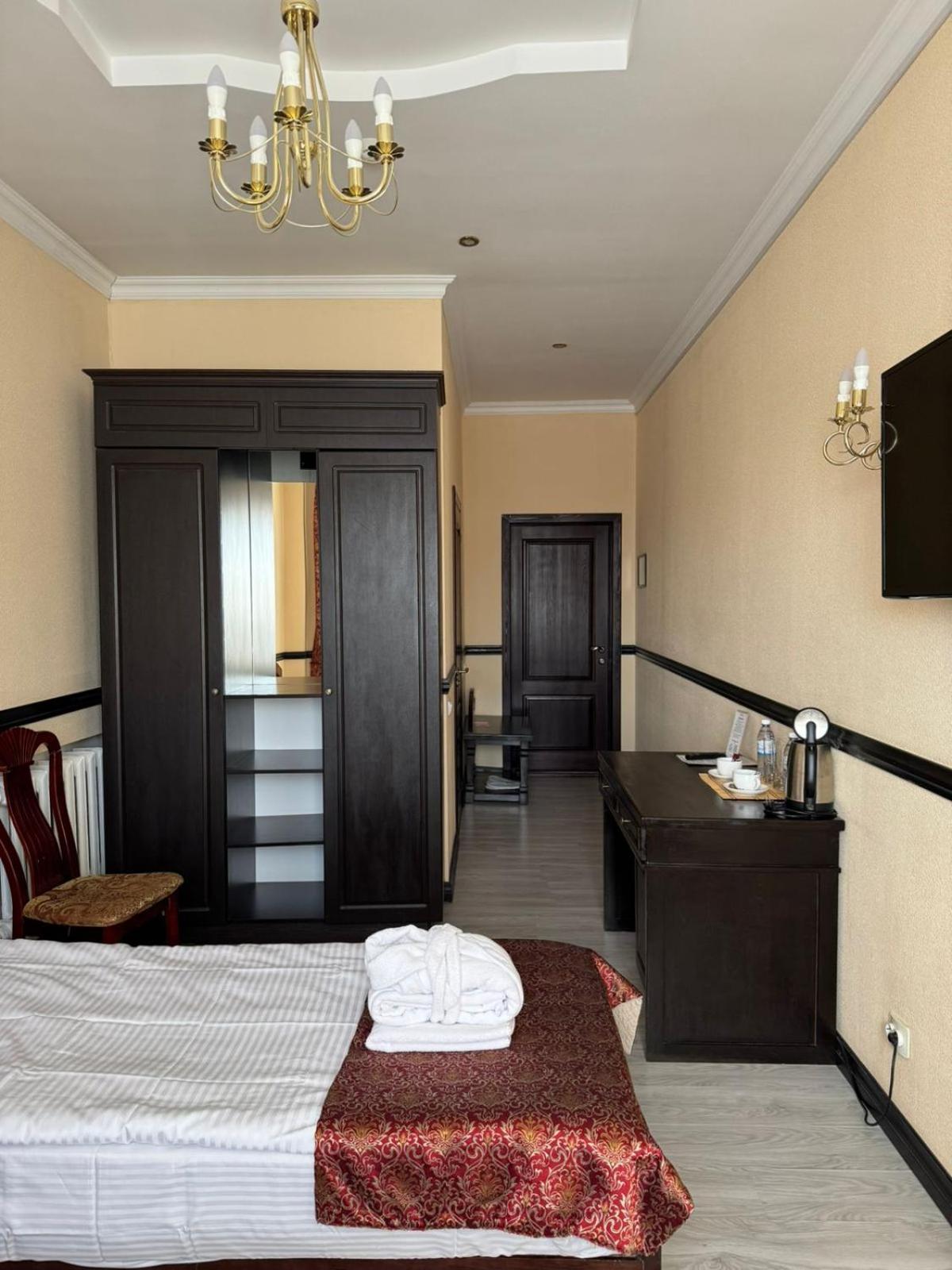 Belon Life Hotel Astana Exterior foto